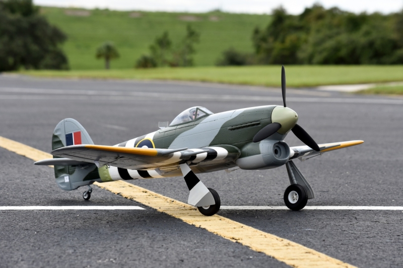 Hawker Typhoon von FMS EPO PNP einer der schönsten Warbirds seiner Klasse