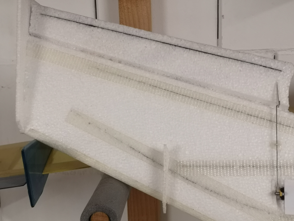 Filament Strapping Tape 25mm x 50m Rolle, längs- u. querverstärkt