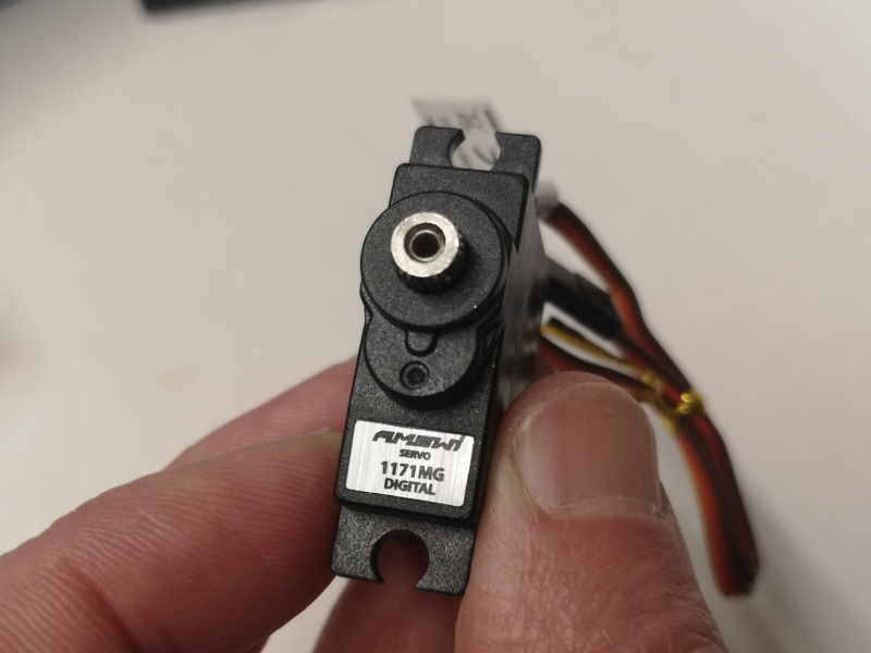 AMX Racing 1171MG Digital Servo Mini 30x12x31,7mm Stellkraft 3,5kg/6V