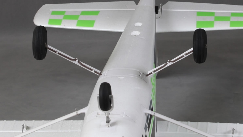FMS Ranger 1800 EPO PNP vorbildähnlicher Trainer, gefedertes Fahrwerk und Beleuchtung