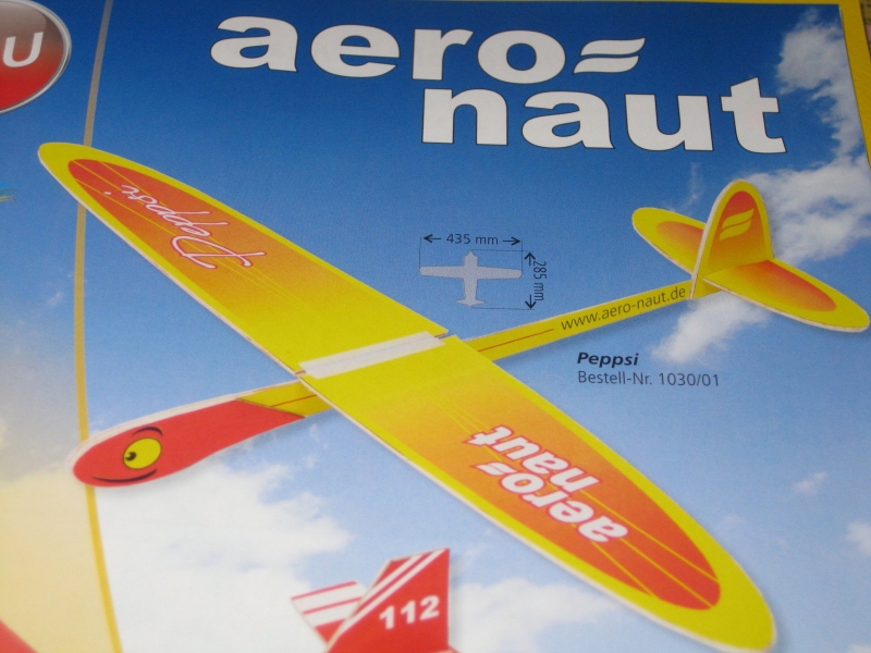 Wurfgleiter Peppsi 435mm aus Balsa mit Dekor zum aufkleben