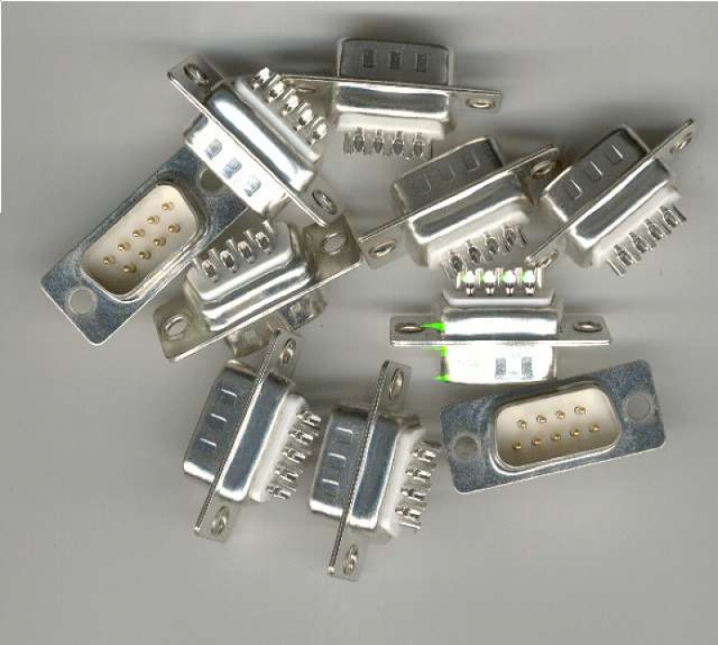 Sub-D Stecker, 9-polig, vergoldete Kontakte Muldental 71411